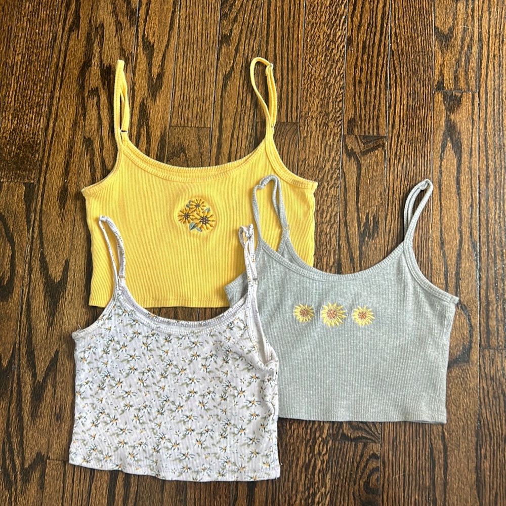 3 Hollister ribbed cropped camis